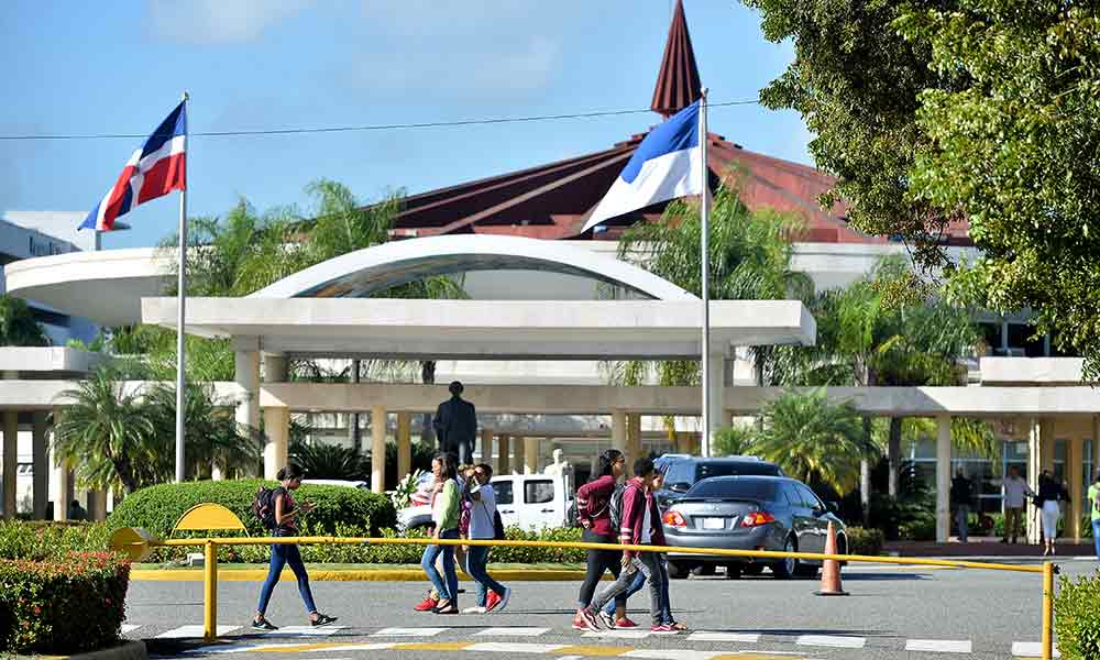 UASD suspende docencia por efectos onda tropical