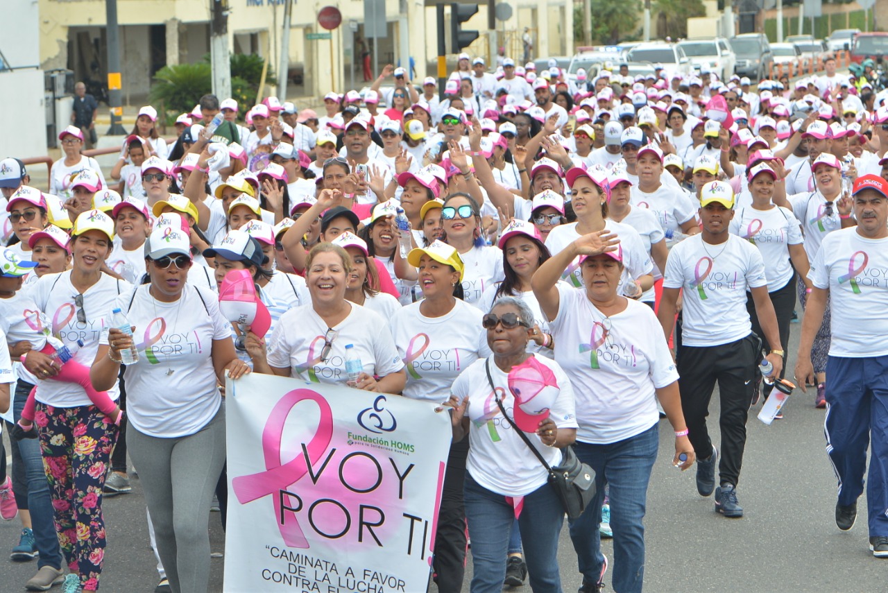 Santiago: Realizan caminata contra el cáncer