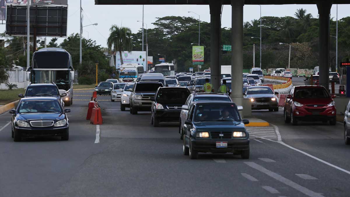 Medina aprueba reglamentos elaborados por el INTRANT